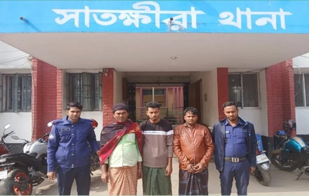 পুলিশ ফাঁড়িতে আক্রমণ চালিয়ে আসামি ছিনতাইয়ের ঘটনায় গ্রেপ্তার তিনজন